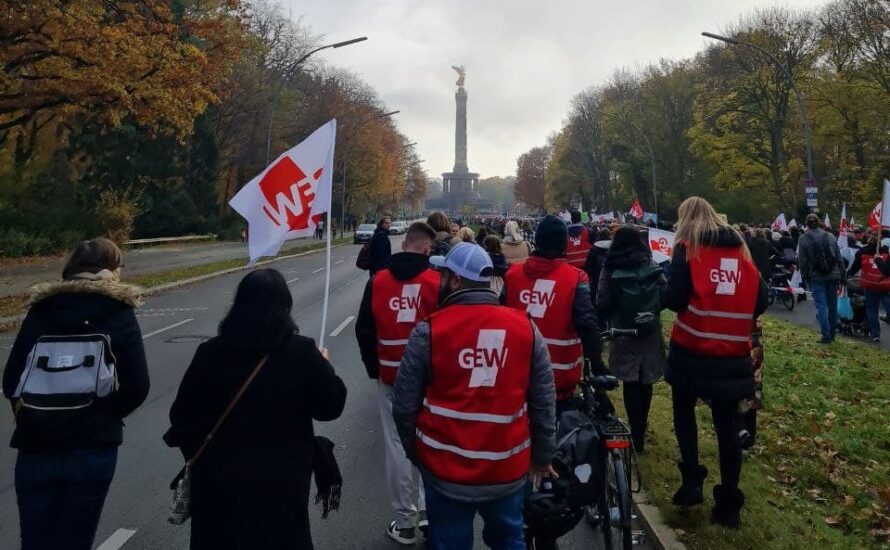 „Weil es vorne und hinten nicht mehr stimmt!“ – Tausende auf dem GEW-Streik in Berlin