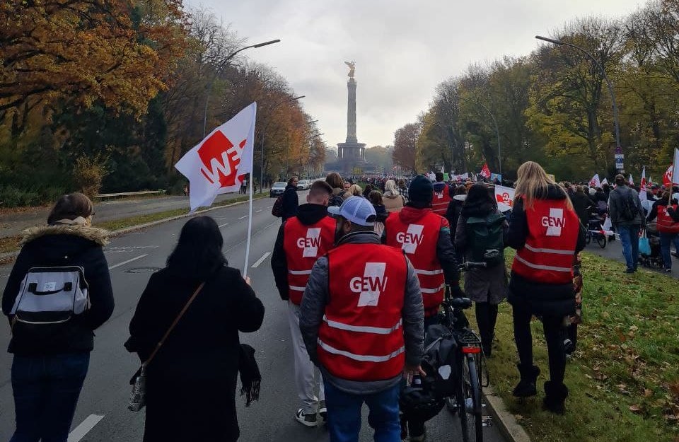 „Weil es vorne und hinten nicht mehr stimmt!“ – Tausende auf dem GEW-Streik in Berlin