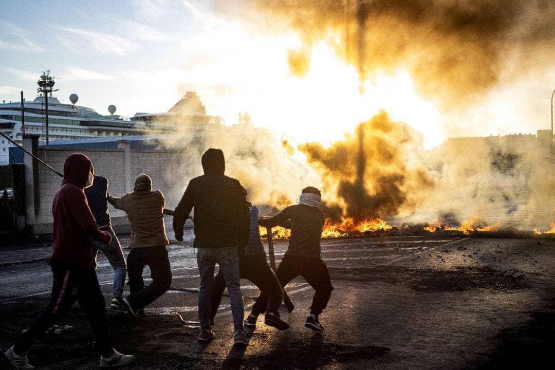 Unbefristete Streiks im Metall­sektor in Cádiz – Barrikaden und Polizei­repression