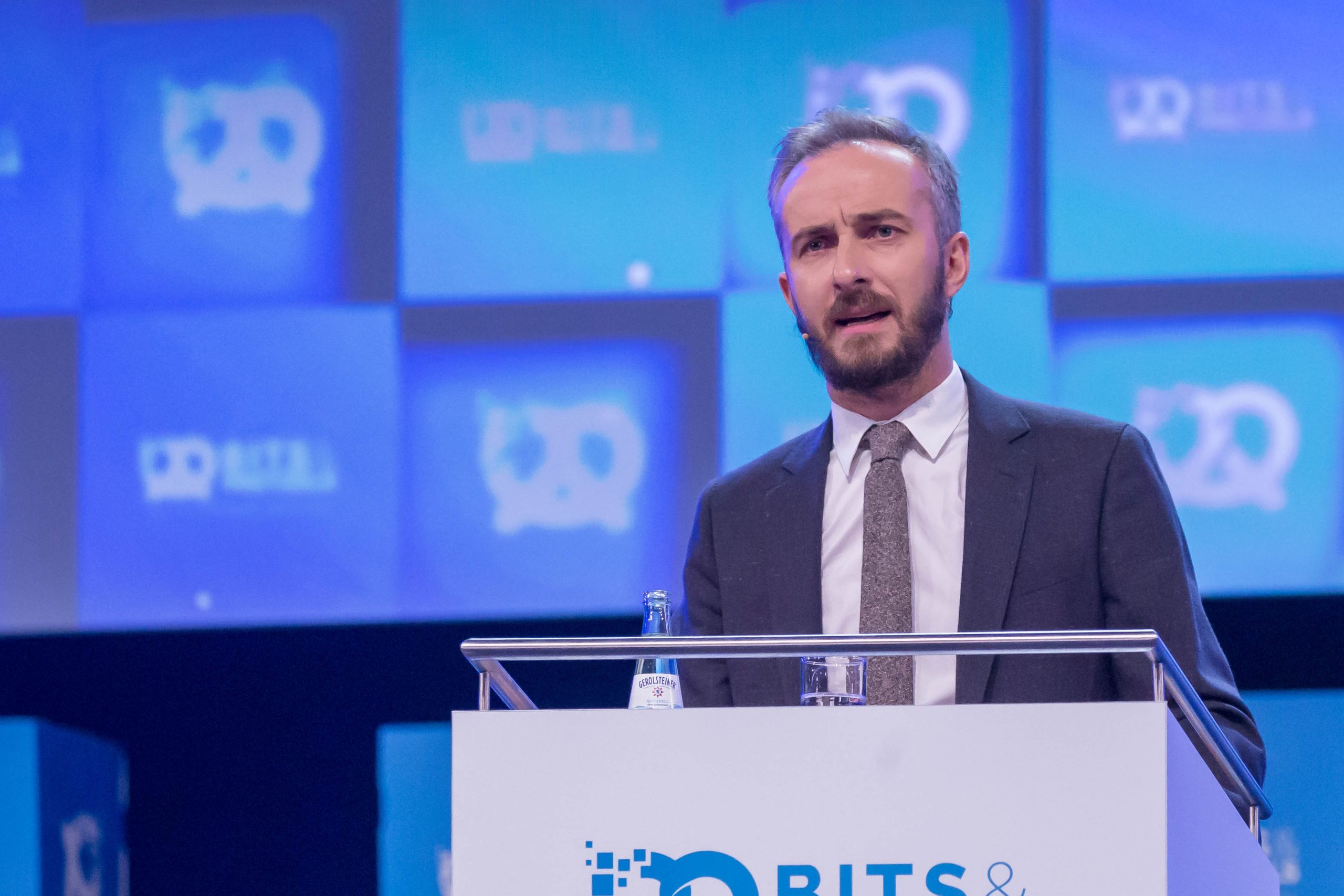 Social-Media-Imperium: Böhmermann und die Facebook-Enteignung