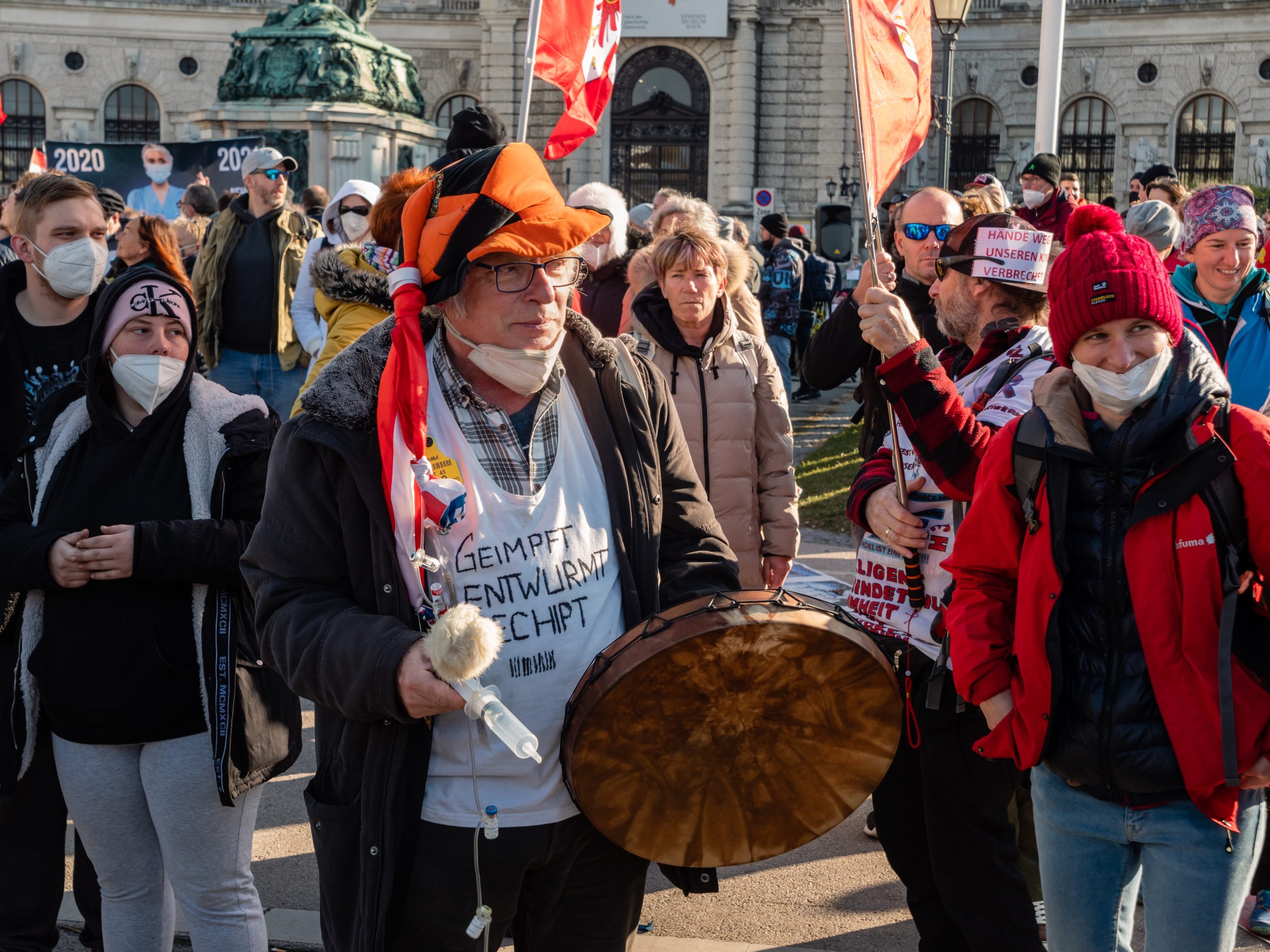 Zahlreiche „Querdenken”-Proteste: Was steht hinter den „Spaziergängen”?