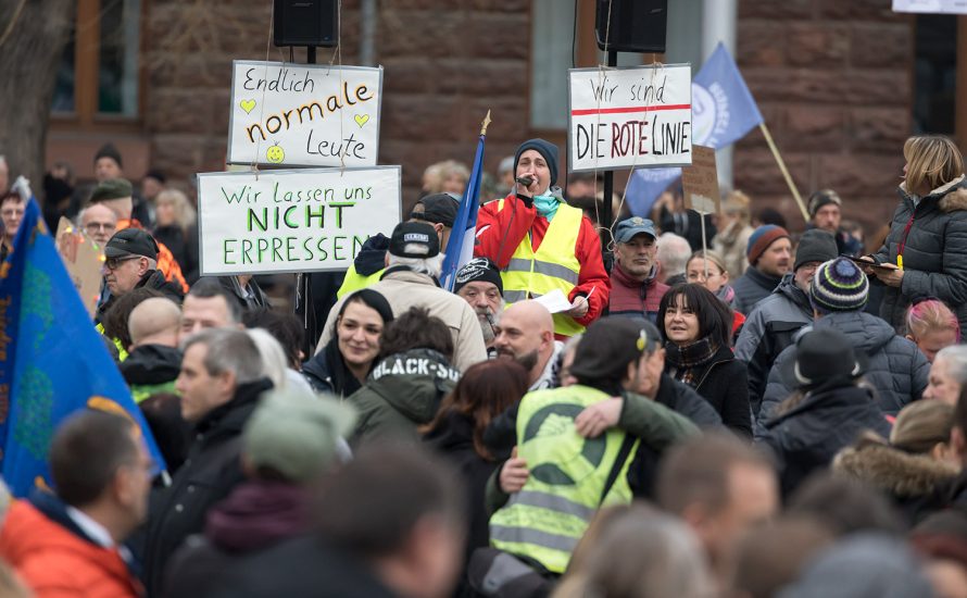 Inside der Paderborner Montagsdemonstrationen: Ein Lösungsansatz als Linker damit umzugehen