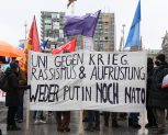 Anti-Kriegs-Demonstration am Münchner Stachus, 1. April 2022. Bild: Ayrin Georgia.