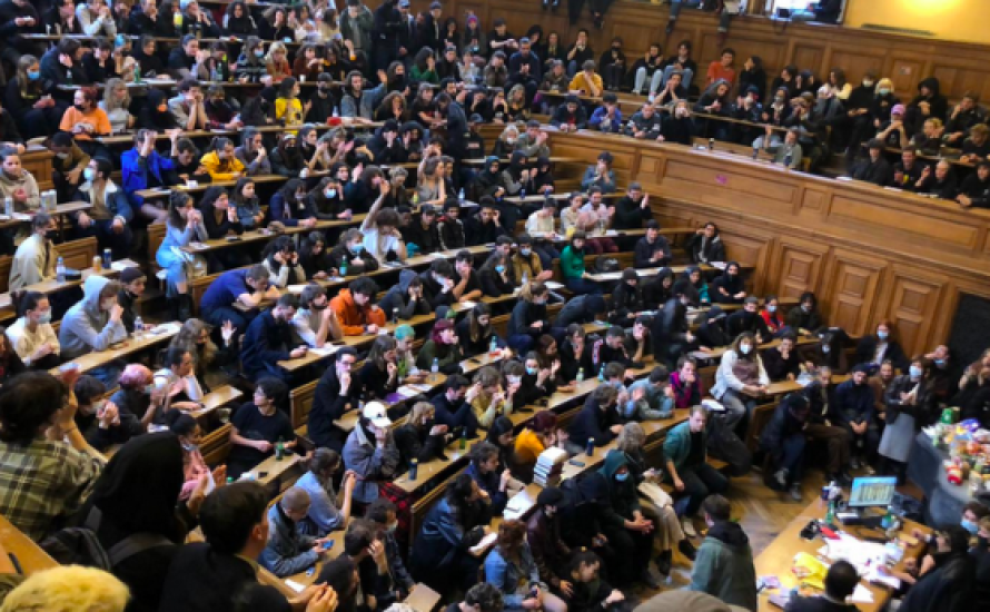 Sorbonne: 600 Studierende rufen die Universitäten auf, die Mobilisierung gegen Macron und Le Pen auszuweiten
