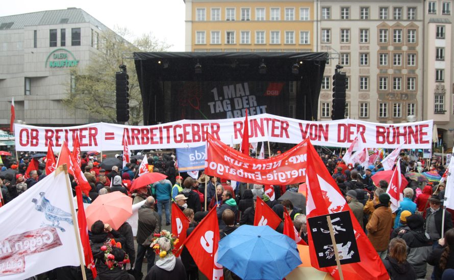 Hunderte Münchner:innen pfeifen Oberbürgermeister bei Demo zum 1. Mai aus