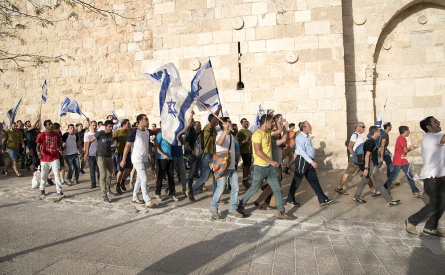 Rechter Aufmarsch in Jerusalem wird begleitet von Gewalt gegen Palästinenser:innen