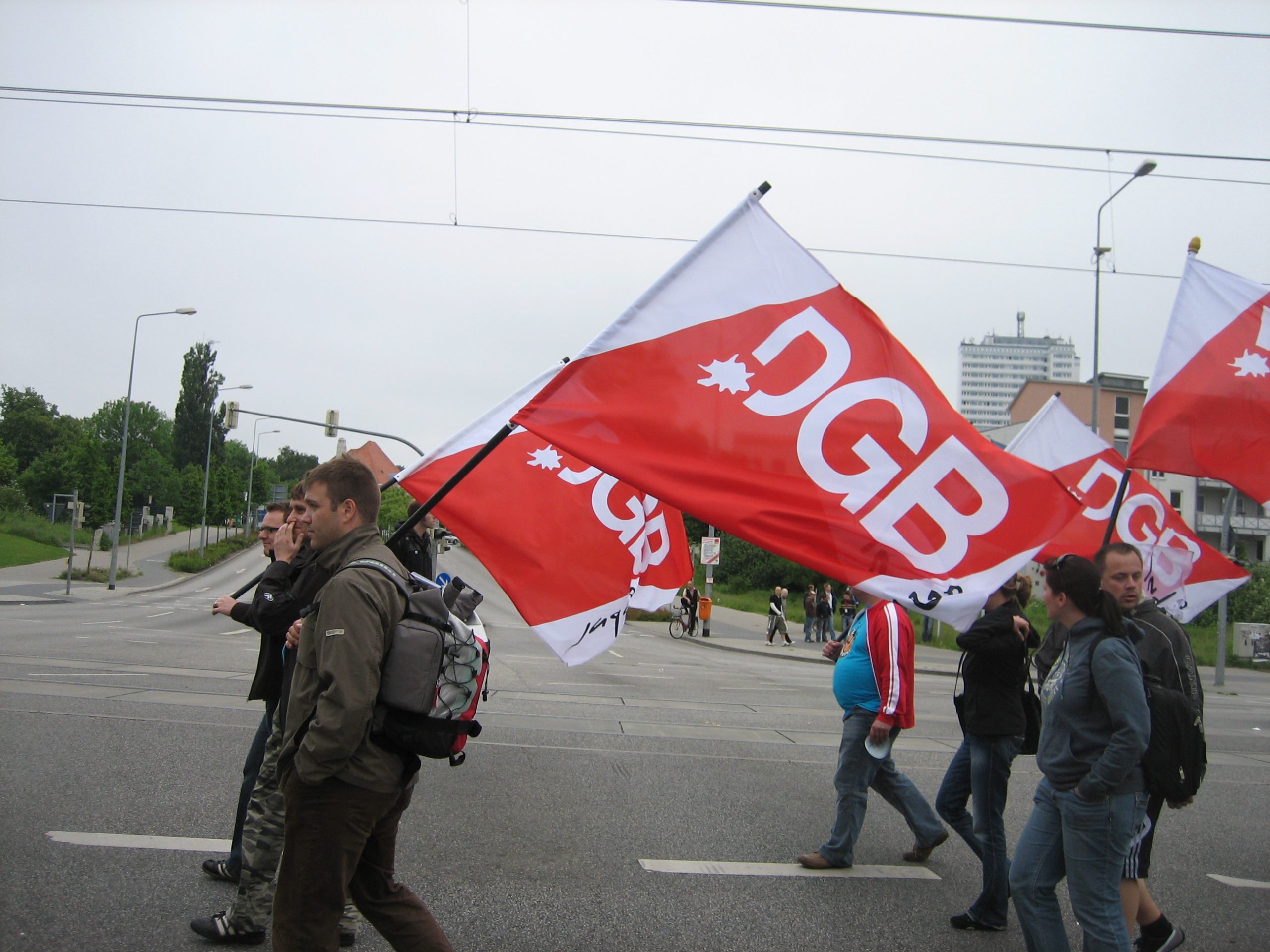 Kundgebung in Berlin: Die Leute gehen auf die Straße – wo bleibt der DGB?