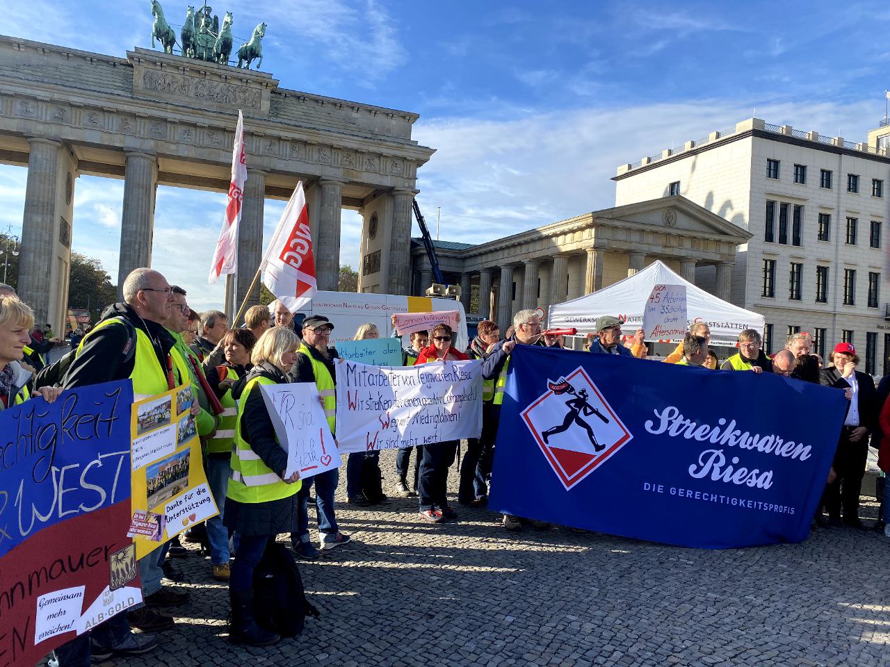 Riesa-Streikende zeigen die Antwort auf das Ost-West-Lohngefälle