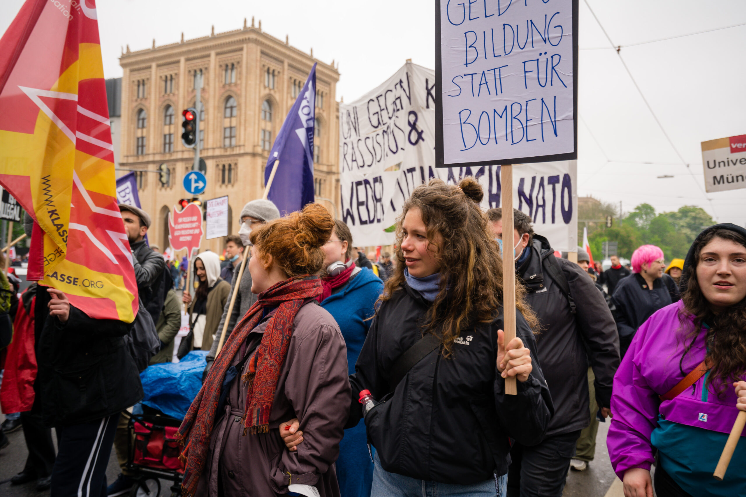 TVöD-Streiks: Studierende und Beschäftigte gemeinsam für einen Inflationsausgleich