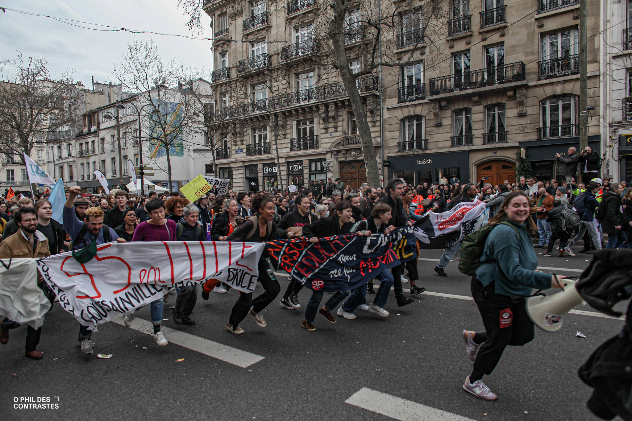 KGK fährt nach Paris! Verfolge unsere Live-Berichterstattung von den Protesten