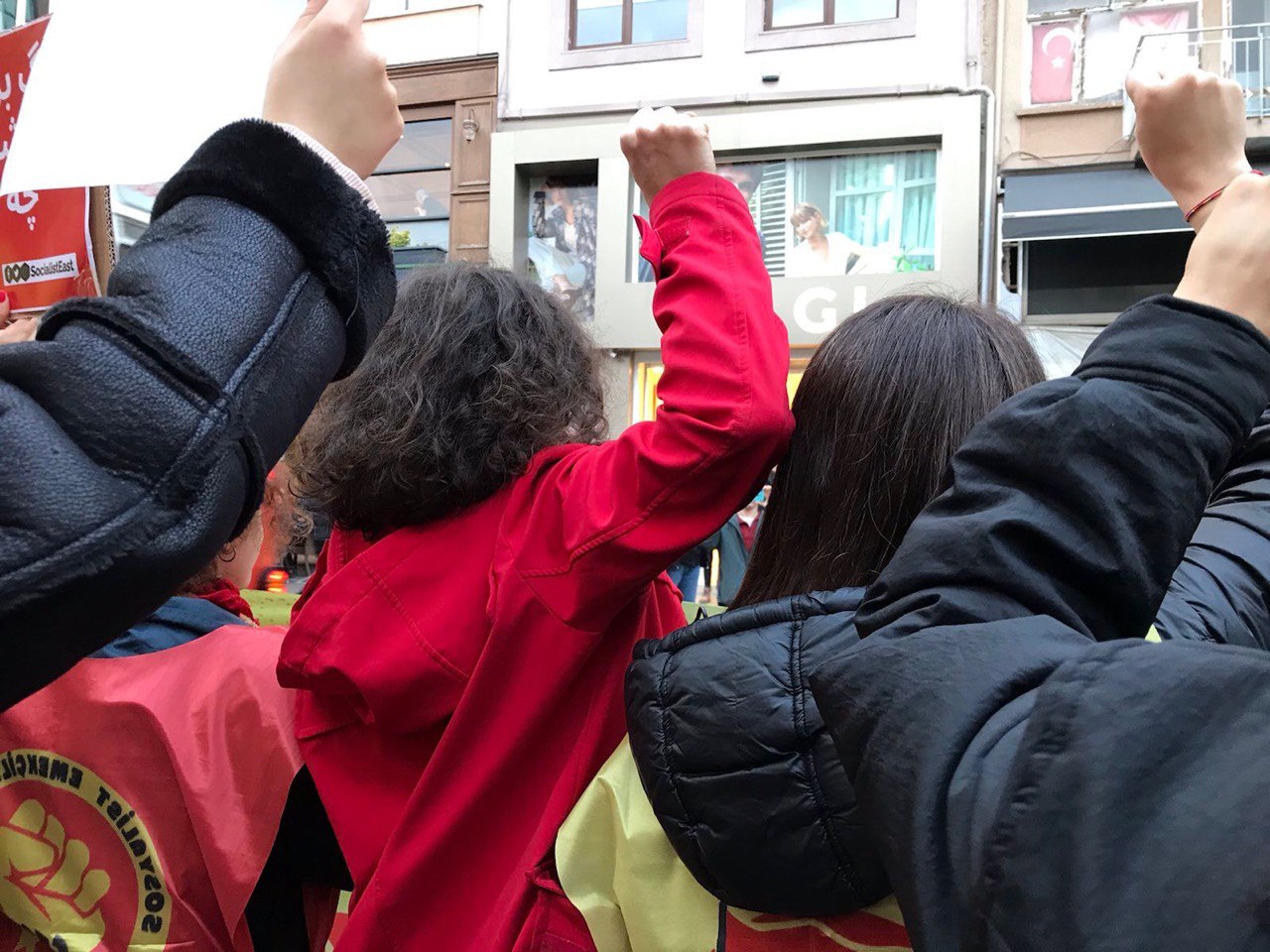 Istanbul: Festnahmen und Polizeigewalt während der Filmvorführung von
