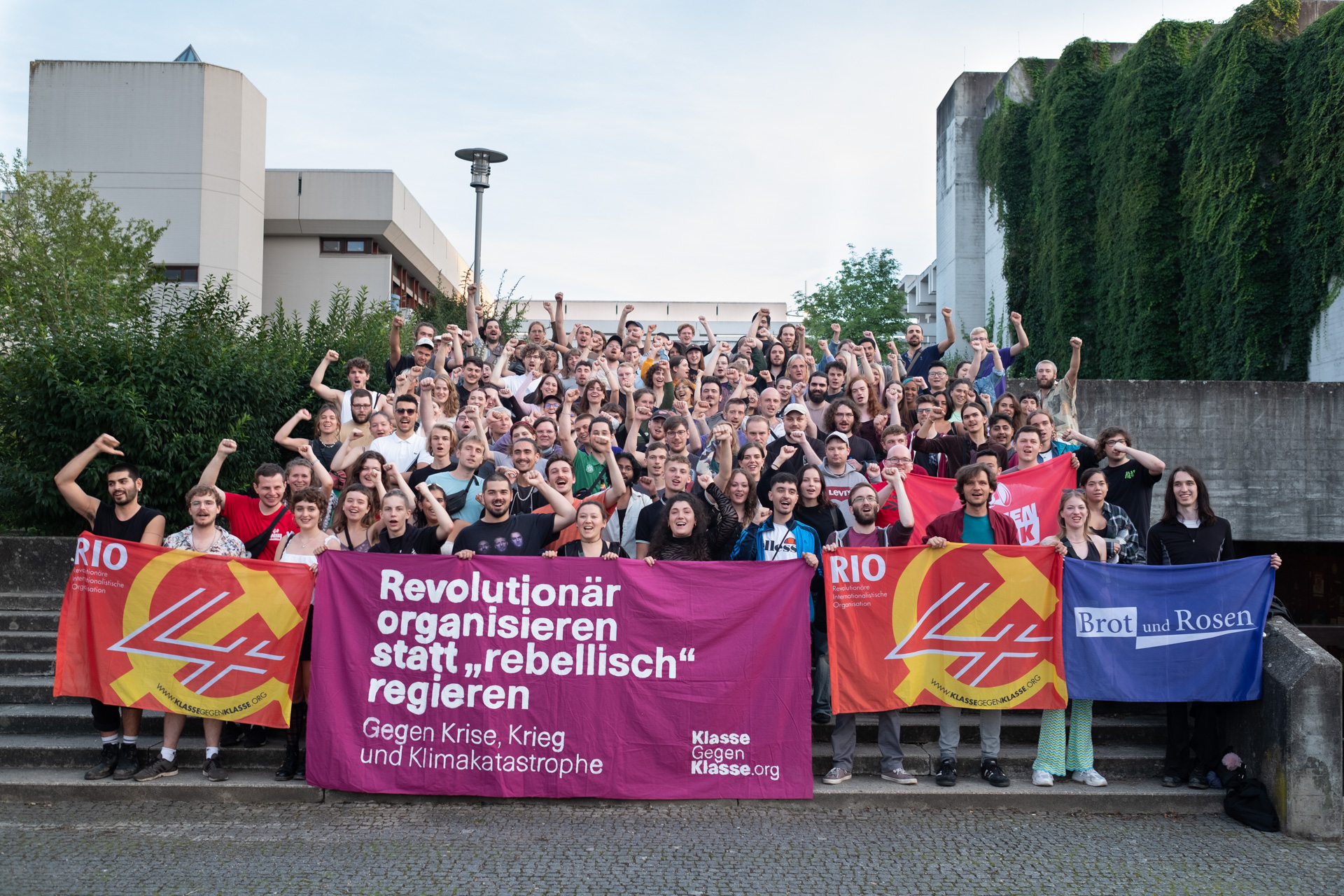 Revolutionäres Sommercamp:  „Lasst uns die Generation sein, die den Kapitalist:innen die Welt aus den Händen reißt“