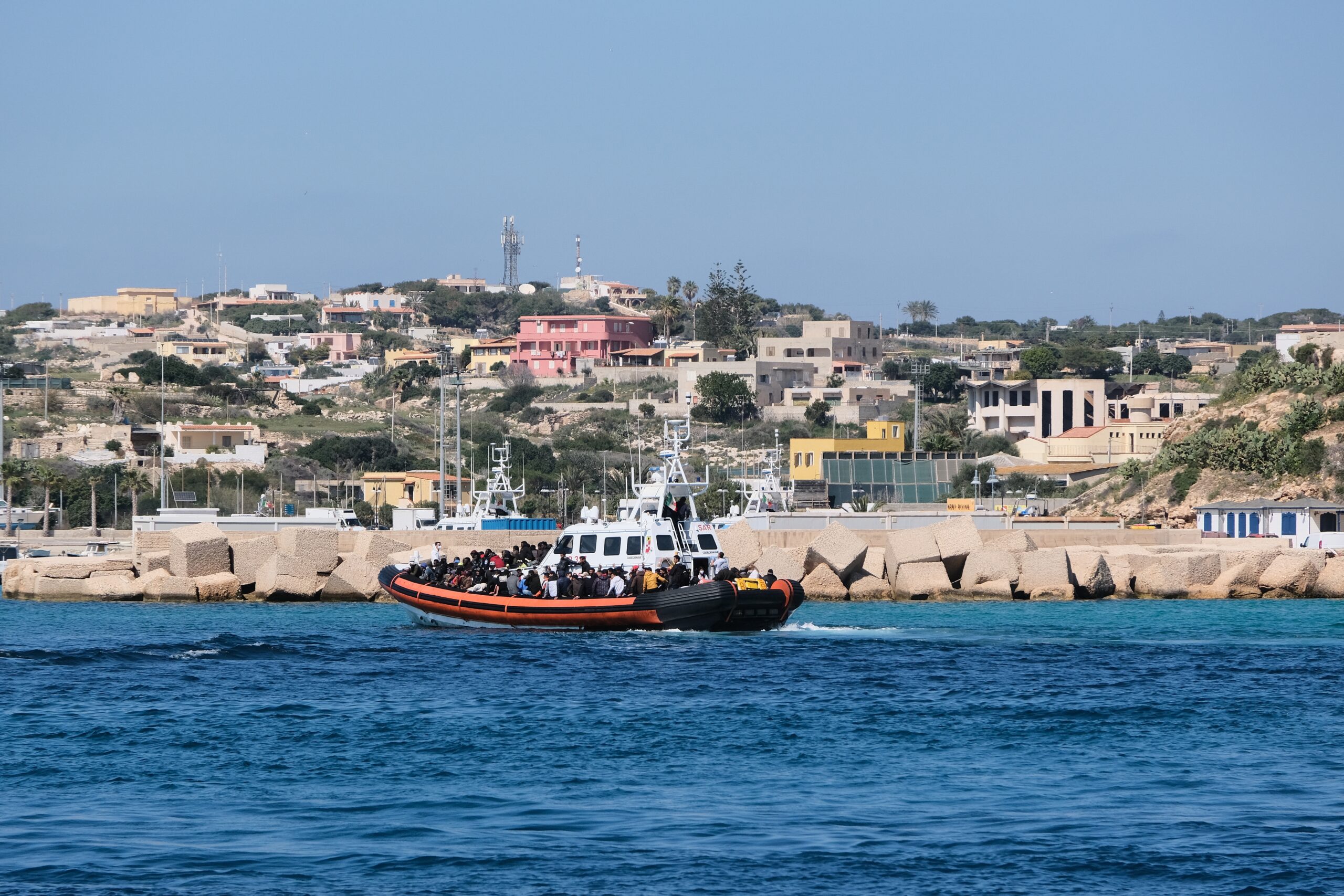 6.000 Geflüchtete in 24 Stunden auf Lampedusa: Schluss mit der Festung Europa, öffnen wir die Grenzen!
