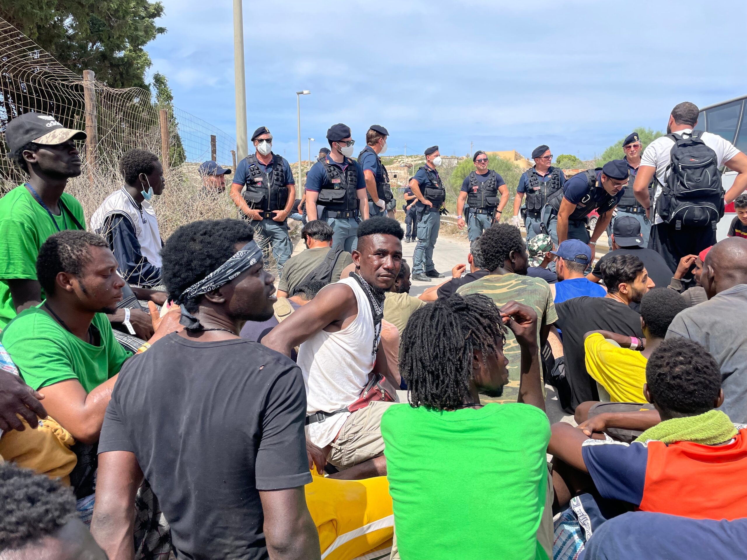 Lampedusa-Krise: Nieder mit der Festung Europa! Öffnung der Grenzen und Papiere für alle!