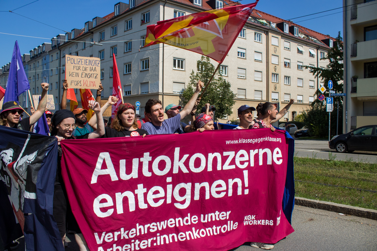 München: Kommt zum offenen Treffen von Waffen der Kritik