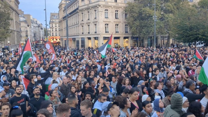 Trotz Verbot: Tausende demonstrieren in Paris für Palästina