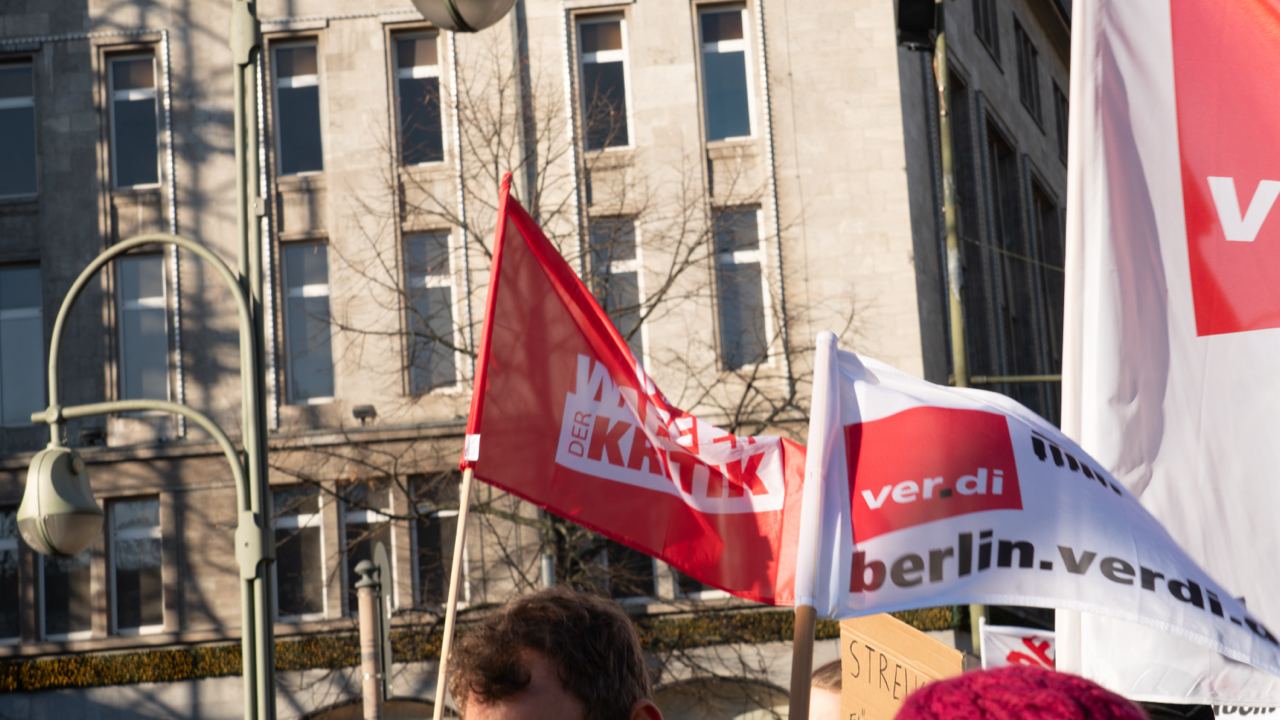 Berlin: Mehr als Zehntausend Streikende