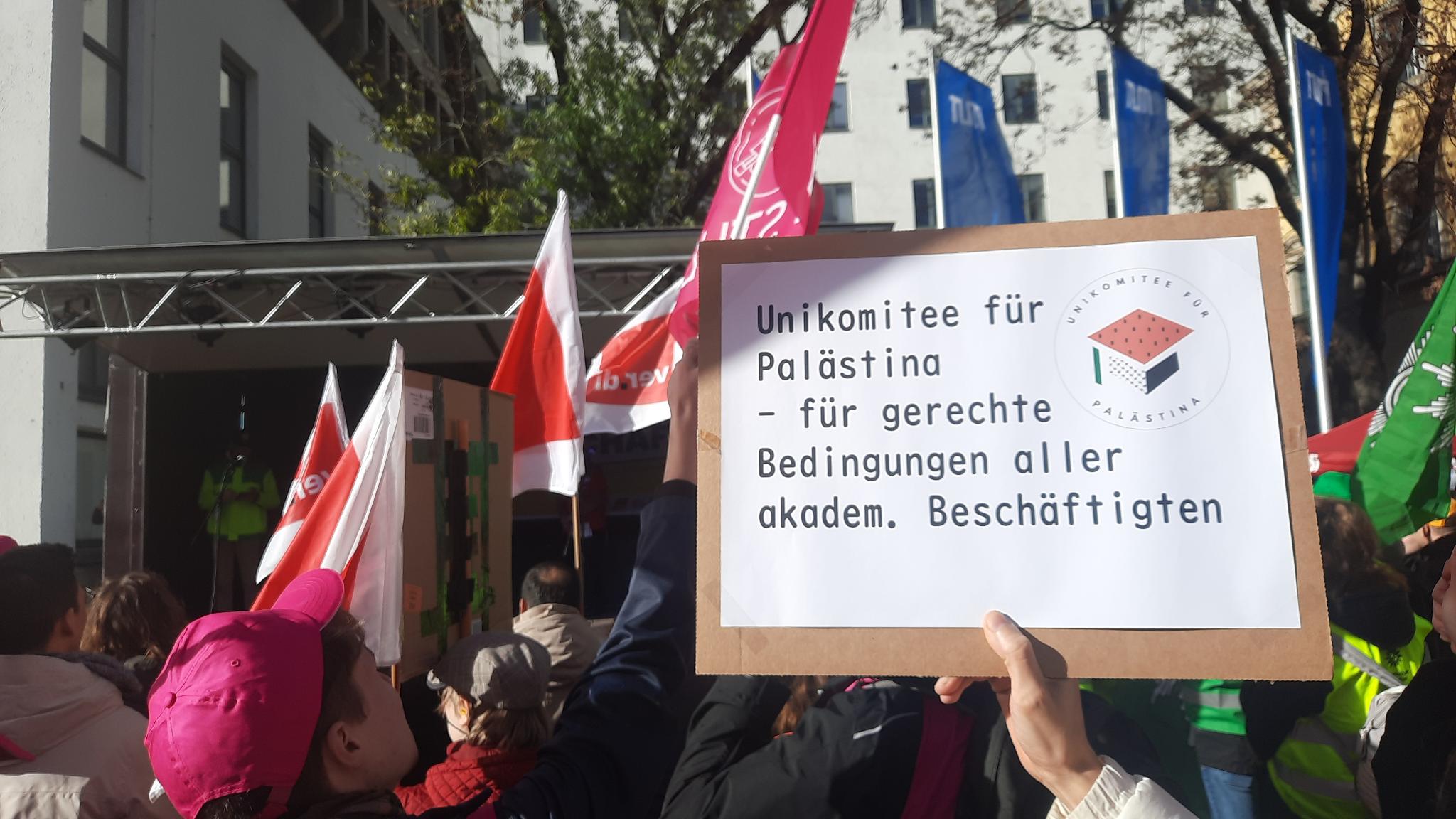 Hochschulaktionstag in München: „Polizei­gewerkschafter“ bedrängt solidarische Studierende