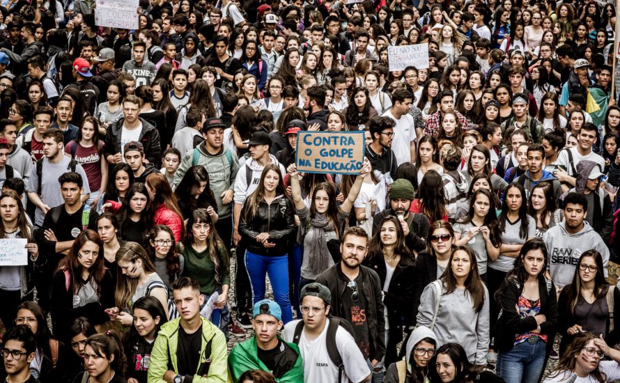 Schulbesetzungen in Brasilien: Die Jugend zeigt, wie die Kürzungen verhindert werden können