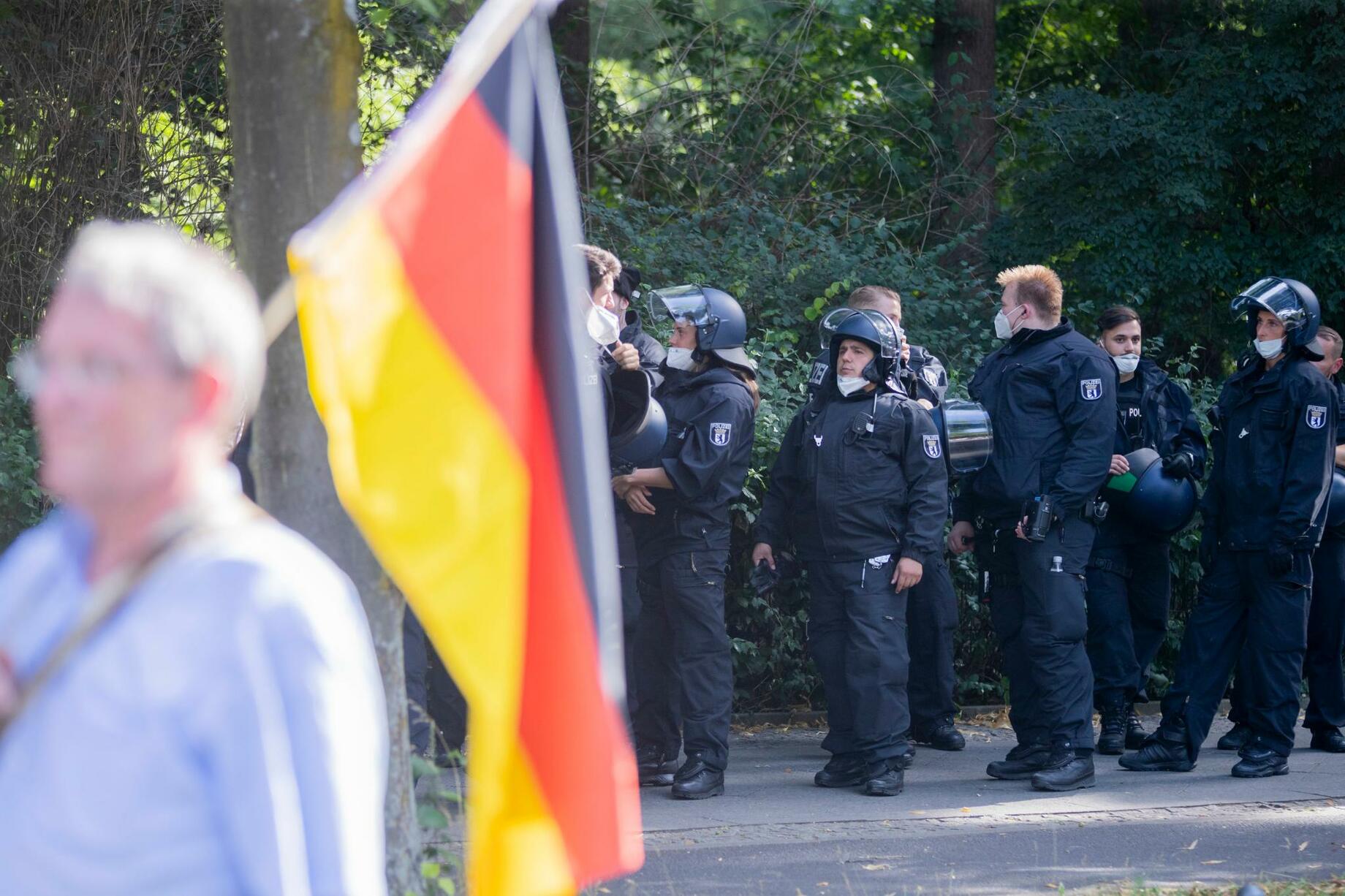 Grüne und Linke fordern mehr Polizeiauflagen gegen Corona-Demos