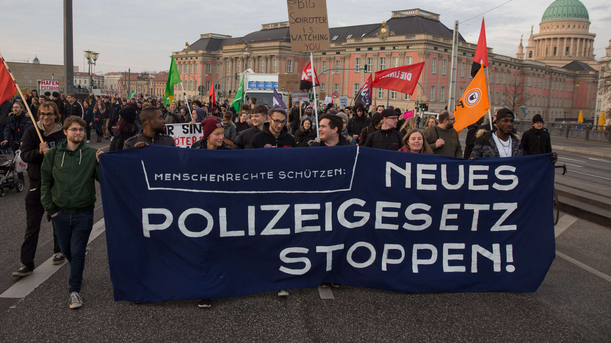 Linke Aktivist*innen fordern Linkspartei auf, neues Brandenburger Polizeigesetz abzulehnen