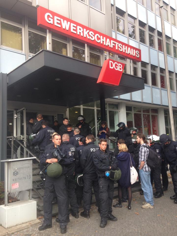 Refugees aus dem Berliner Gewerkschaftshaus geräumt