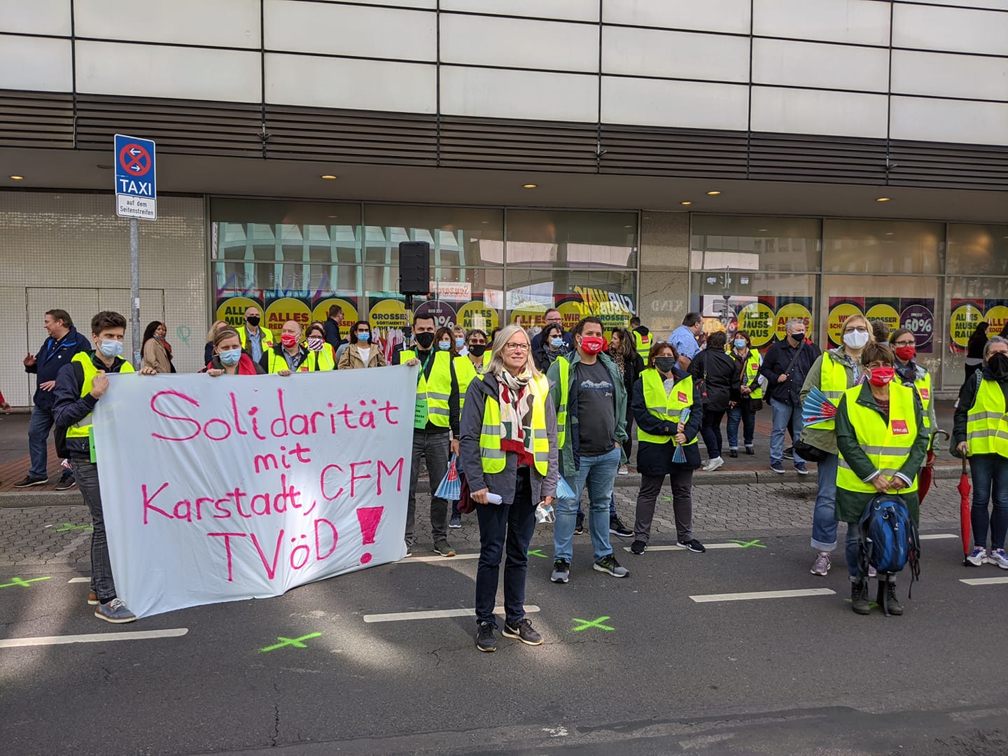[Video] Solidarität aus dem Krankenhaus gegen Schließungen bei Galeria Kaufhof Karstadt