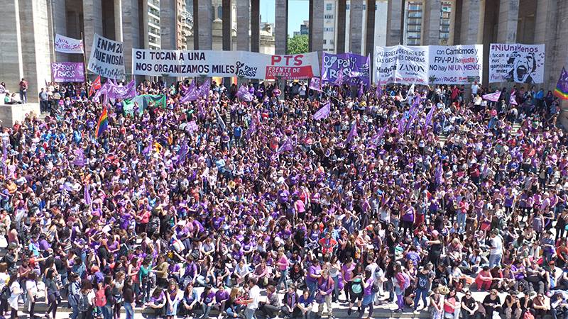 [Drohne] Zehntausende Frauen bei landesweitem Treffen in Argentinien