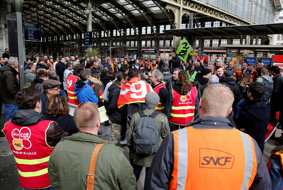 Streik gegen Macrons Reformen legt Frankreichs Eisenbahnen lahm