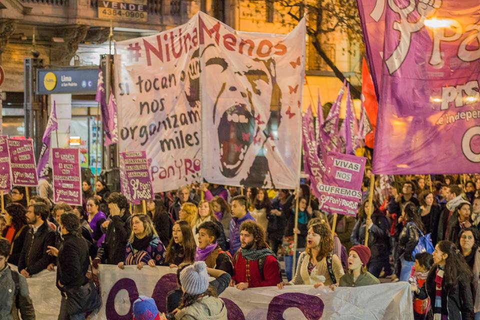Argentinien: Mehr als 20.000 auf der Straße gegen Gewalt an Frauen