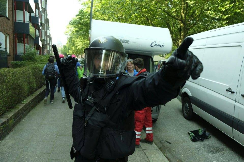 Gewaltexzesse der Hamburger Polizei gehen am Freitag weiter