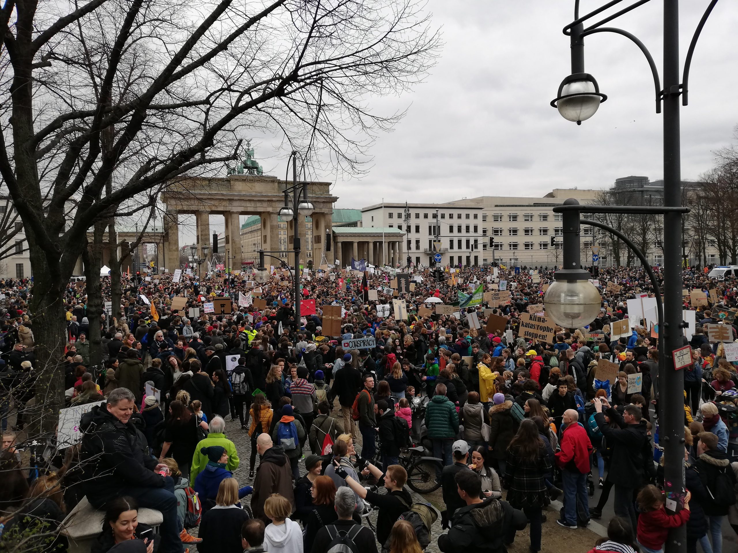 #FridaysForFuture: 25.000 junge Menschen in Berlin rufen erneut 