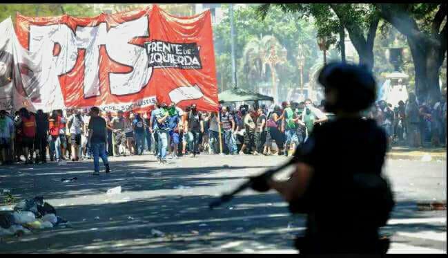 Argentinien: Massenhafter Widerstand gegen Rentenreform, Regierung in der Krise