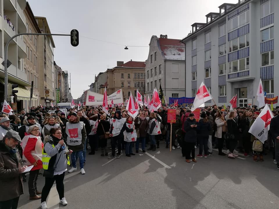 „Rückt die Kohle raus“: 3.000 streiken heute in München, deutlich mehr als erwartet