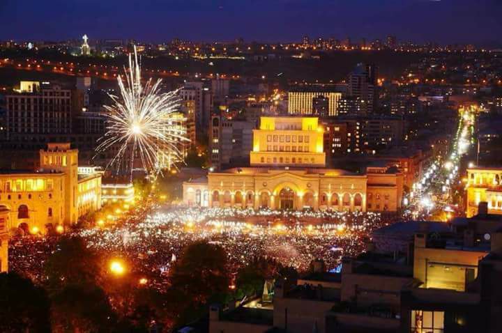 Armenien: Massenaufstand stürzt Premierminister Sargsyan