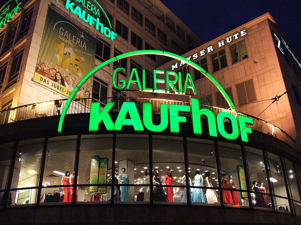 Kaufhof-Beschäftigte um bis zu 50.000 Euro Abfindung betrogen – Millionen-Abfindung für Ex-Manager?