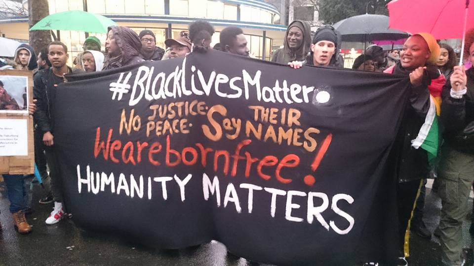Berlin: 800 Menschen gehen gegen die Versklavung von Afrikaner*innen auf die Straße