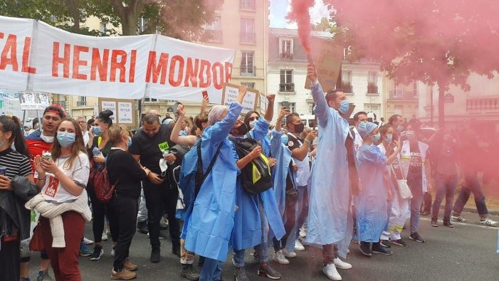 Arbeiter*innen im Gesundheitssektor im Streik in Frankreich – Tränengasangriffe von der Polizei