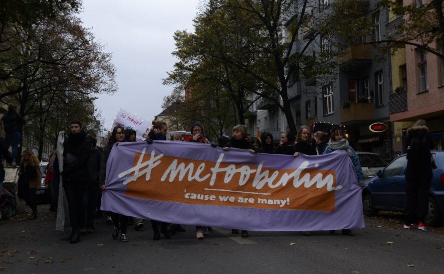 [Fotogalerie] 1.000 Menschen bei #metoo-Demonstration in Berlin