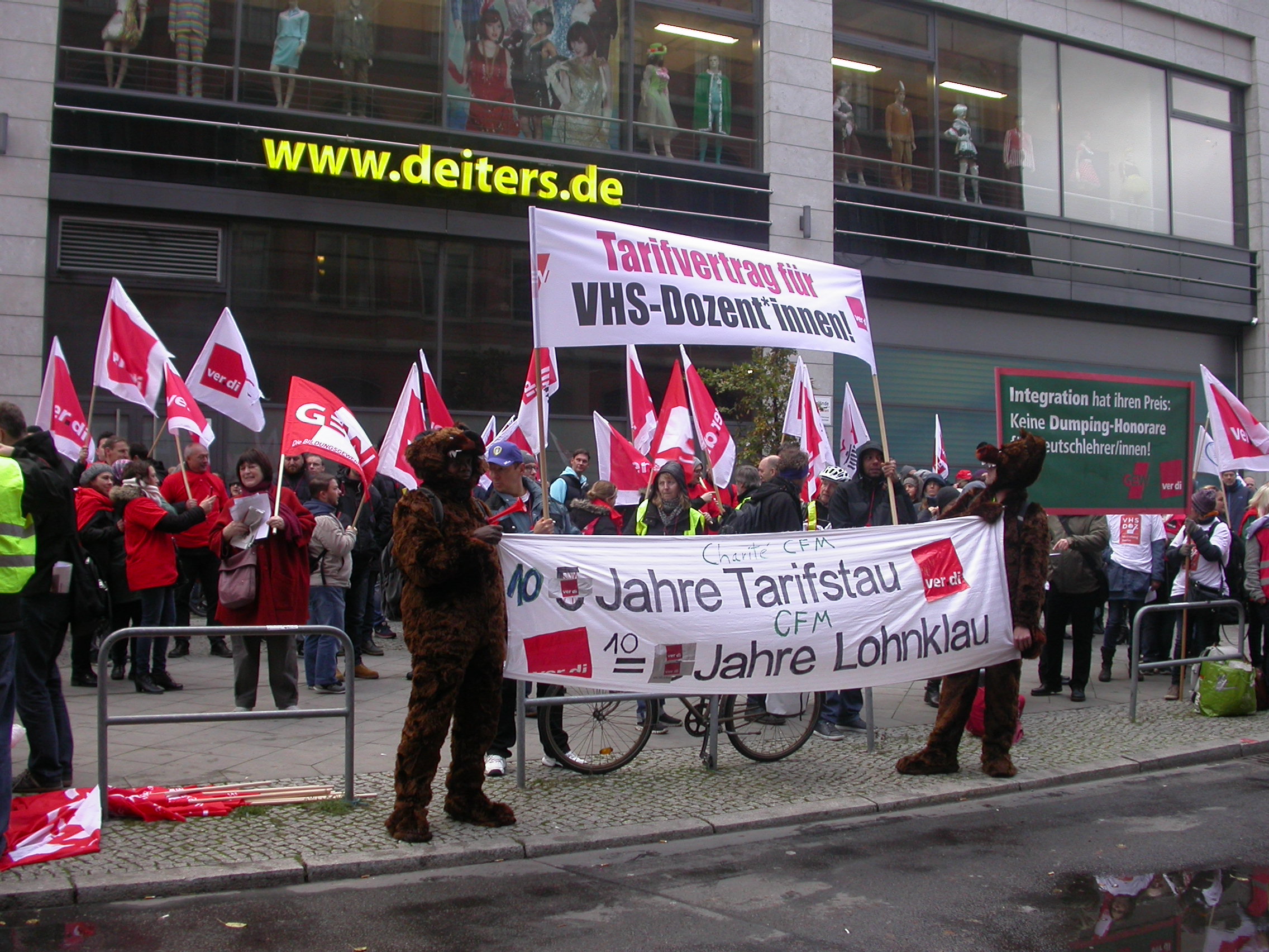 [Fotogalerie] Arbeiter*innen stören rot-rot-grüne Koalitionsverhandlungen