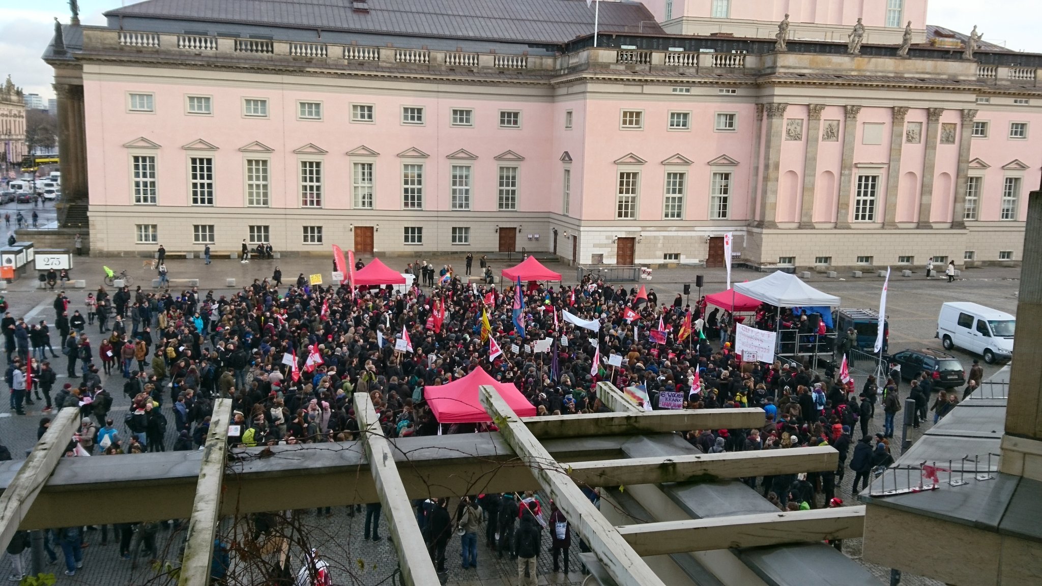 TVStud: 1500 Menschen bei der Kundgebung am Bebelplatz