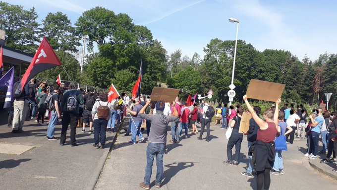 Streikdemo rumänischer Erntehelfer*innen in Bornheim gegen Lohnraub