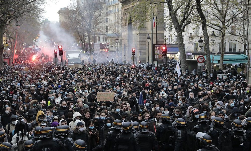Frankreich: Zehntausende demonstrieren gegen rassistische Sicherheits- und Anti-Muslimische-Gesetze