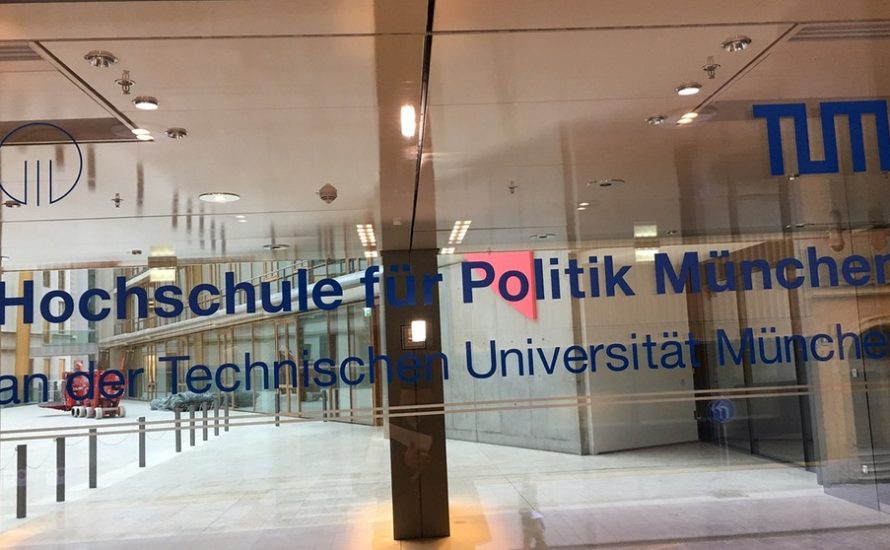 Die HfP an der TU München: Eine Uni rekrutiert Köpfe für den Krieg