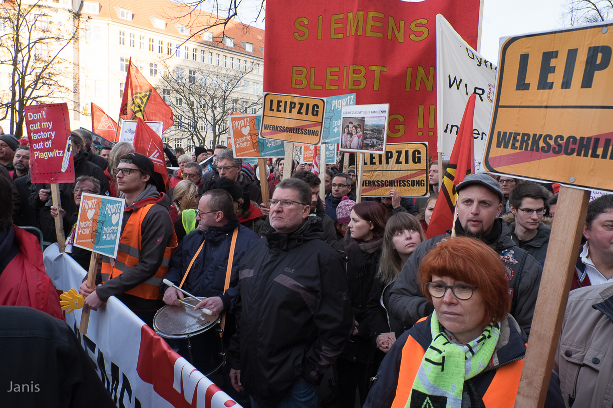 [Fotogalerie] 2.500 Siemens-Beschäftigte kämpfen in Berlin gegen Kündigungen