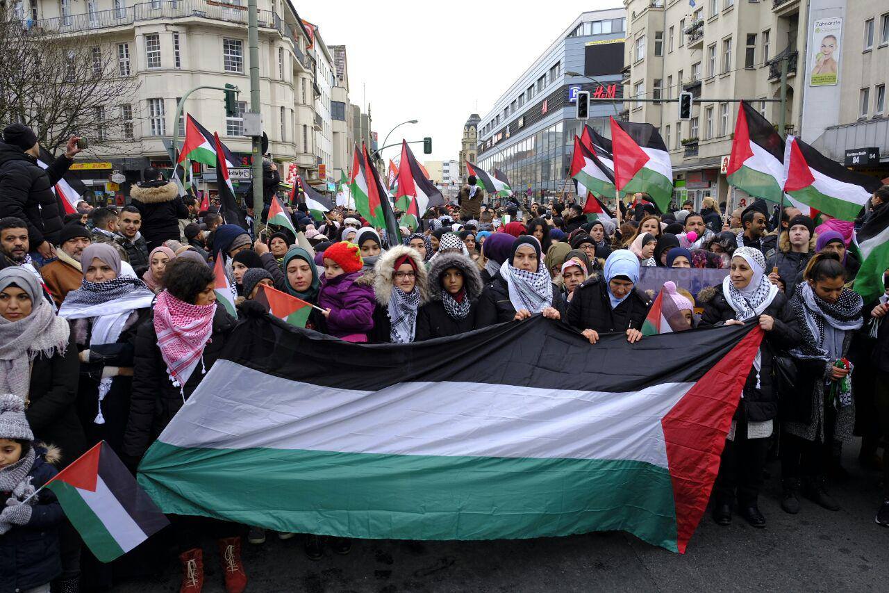 2000 Menschen demonstrieren in Berlin für die Freiheit Palästinas
