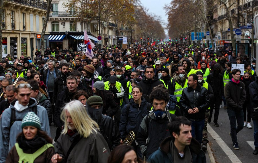 Die Strategie der Angst hat nicht funktioniert: Massenmobilisierungen in ganz Frankreich