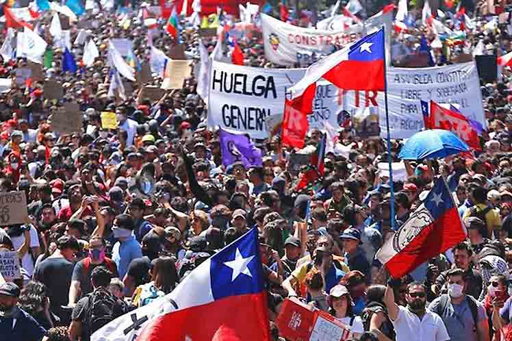 Chile: Mit Generalstreiks und feministischen Mobilisierungen geht die soziale Erhebung weiter