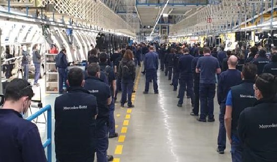 Spanien: 5000 Arbeiter*innen von Mercedes stoppen die Produktion aufgrund der Untätigkeit des Unternehmens