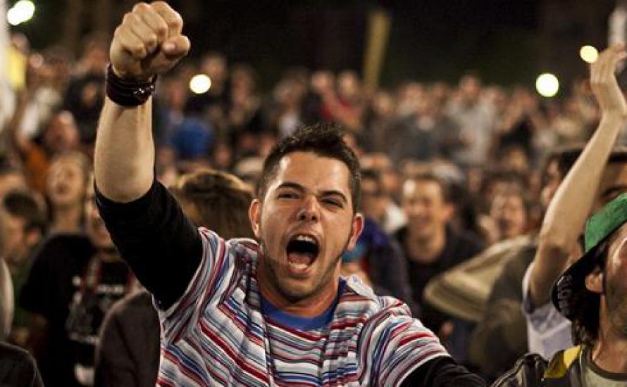 Der Angriff der Jugend verursacht erste Risse im Erbregime der Franco-Diktatur
